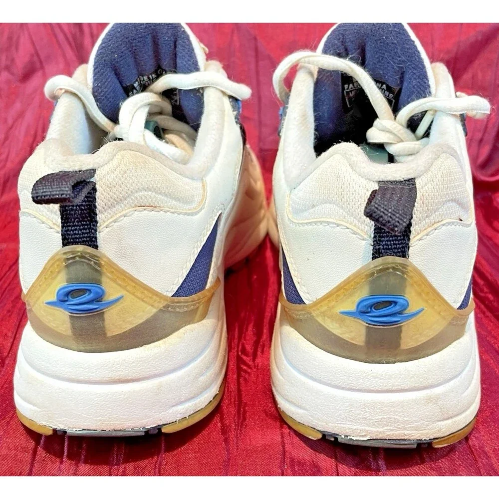 Womens Easy Spirit White Walk-Run Athletic Shoes Snakers sz 6.5